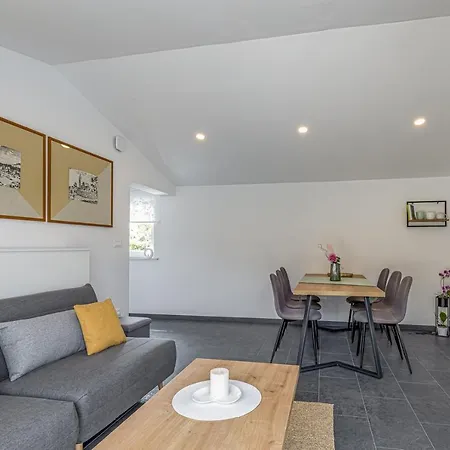 Holiday home Prenc Sveti Petar u Sumi