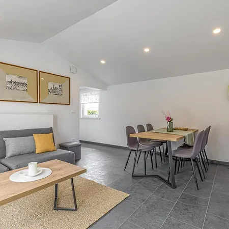Holiday home Prenc Sveti Petar u Sumi